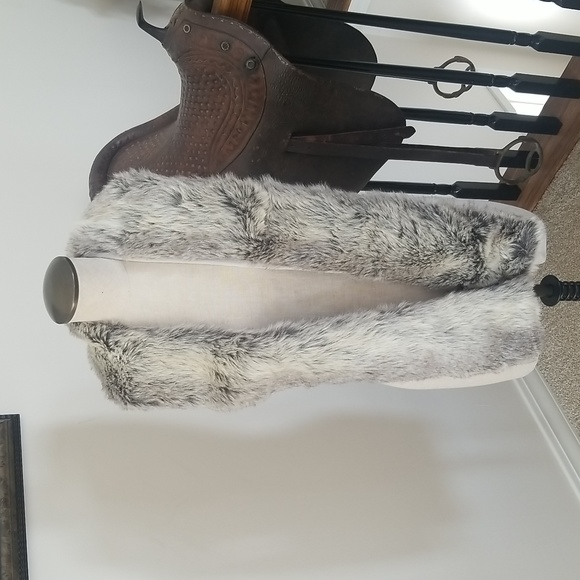 Cejon faux fur scarf wrap - Picture 1 of 4